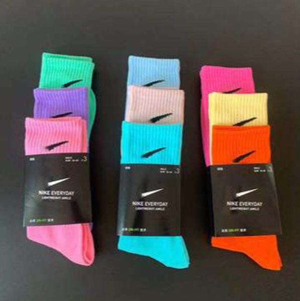 

2020 streetwear style multicolor stocking womens girls high socks fashion autumn and winter socks sports letter printing socks, Black;white