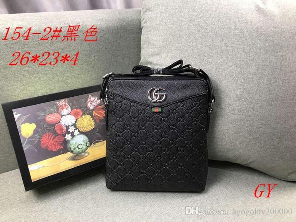 

2019 new tide simple flow comfortable personality pu vertical section men and women simple cross-body bag business embossed