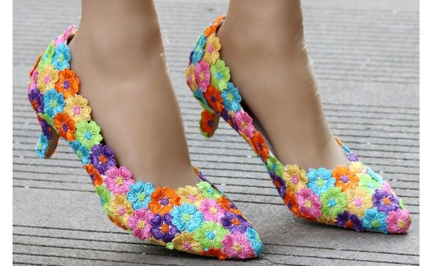 

2019 women's shoes in spring and autumn with new style high heel fine heel pointed end flower @zxc345, Black