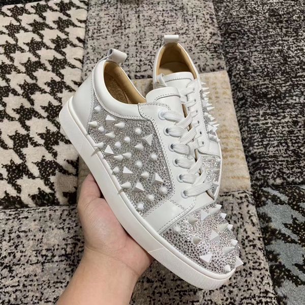 

2020 new designer sports bottom is red shoes with low leather rivets for men and women luxury shoes party crystal shoes, Black