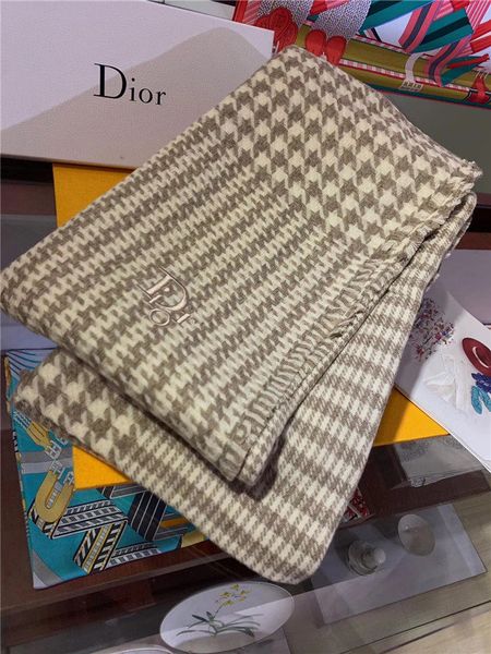 

2019 the new fashion luxury scarf qiubirg style autumn and winter thick scarf cashmere scarf size for men and women 200*80cm, Blue;gray