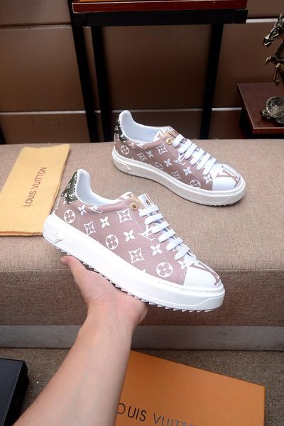 

2019r new luxury limited edition men's casual shoes, fashion wild sports shoes, original packaging shoe box delivery, yardage: 38-45