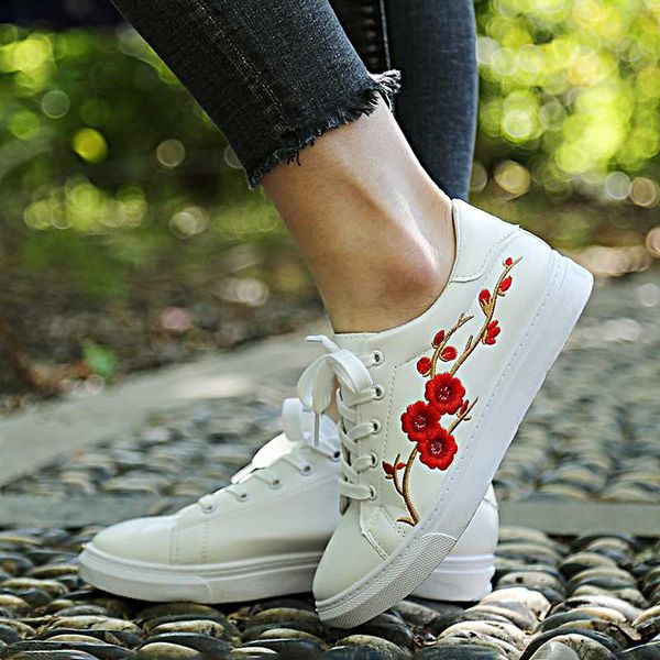 

2020 white shoes embroidery moccasins women sneakers soft breathable casual zapatos mujer pu leather students lace-up flat shoes, Black
