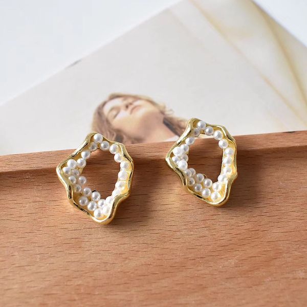 

srcoi trendy irregular geometry imitation pealrs stud earrings zinc alloy vintage elegant small brincos pendientes mujer moda, Golden;silver
