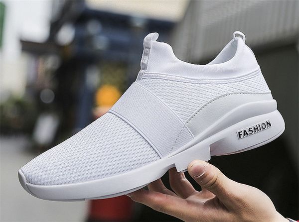 

2019 wholesale new designer shoes triple s sneakers cool bottom wild lightweight sneakers white black red running outdoor shoes