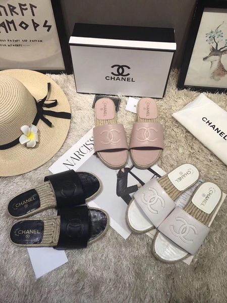 

2020 popular designer design new sandals official alignment synchronization, upper leather, sheepskin, upper, diamond sole, Black