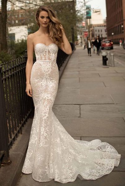 

2019 берта пышное кружево свадебные платья милая шея иллюзия лиф sweep поезд сексуальная открытая спина аппликация свадебные платья, White