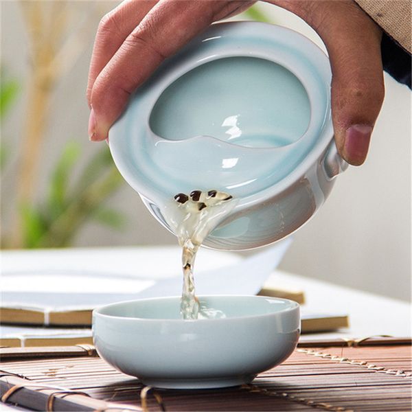 Heiße Verkäufe Hochwertiger, eleganter Gaiwan, Celadon 3D-Karpfen-Kung-Fu-Teeset, bestehend aus 1 Teekanne und 1 Teetasse, schöner und einfacher Teekannenkessel.