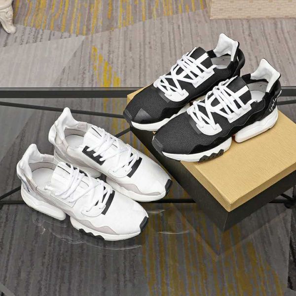 

the latest launch of the middle and high-lace-up casual shoes 2020 is the most fashionable and convenient and comfortable to create ast6, Black