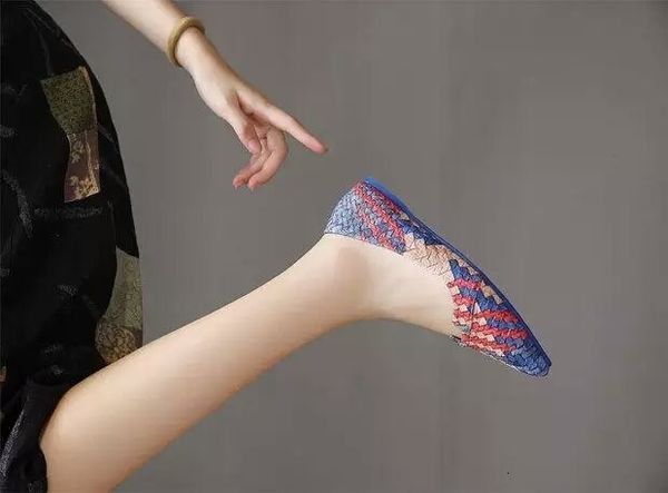 

0729 cqc5 популярные женская мода удобная обувь новый стиль дамы плоские туфли высокое качество кожа мягкие подошвы обувь с коробкой