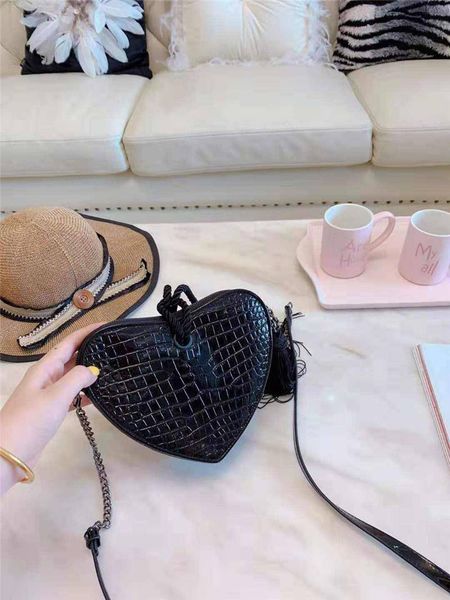 

women designer handbags love heart fashion luxury bags genuine leather crossbody messenger shoulder CHAIN bag purses 2019 fashion