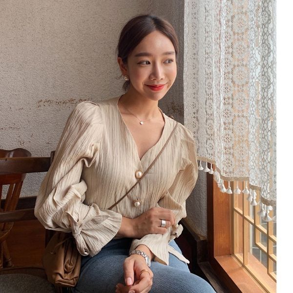 

korean chic light mature pearl large button bubble sleeve pleated long sleeve shirt, White