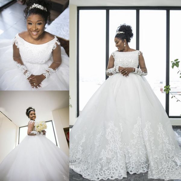 

2019 plus size wedding dresses lace appliques luxury pearls a line scoop neck beach wedding dress sweep train long sleeve bridal gowns, White