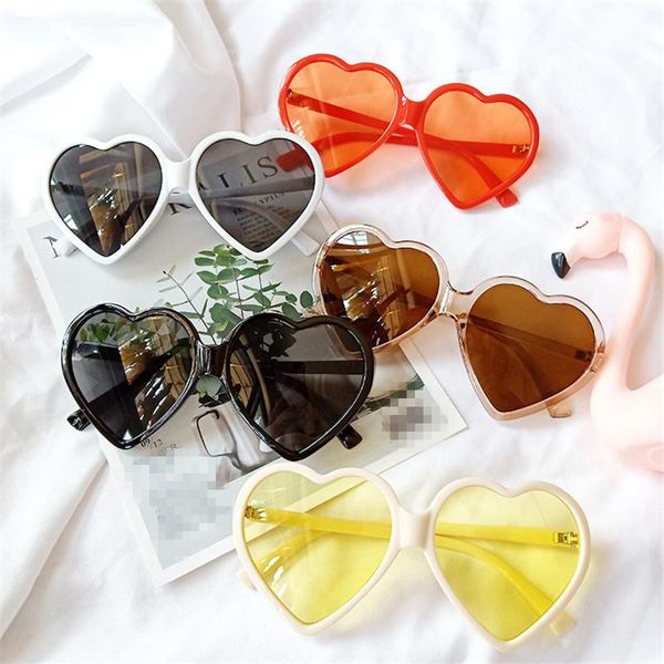 

2020 wholesale of new korean fashion sunglasses europe and the united states men and women love sunglasses heart shaped glasses trend cross, White;black