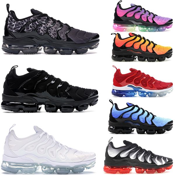 

2019 geometric black white tn plus mens women running shoes triple black black volt sole racer blue university red designer trainer, White;red