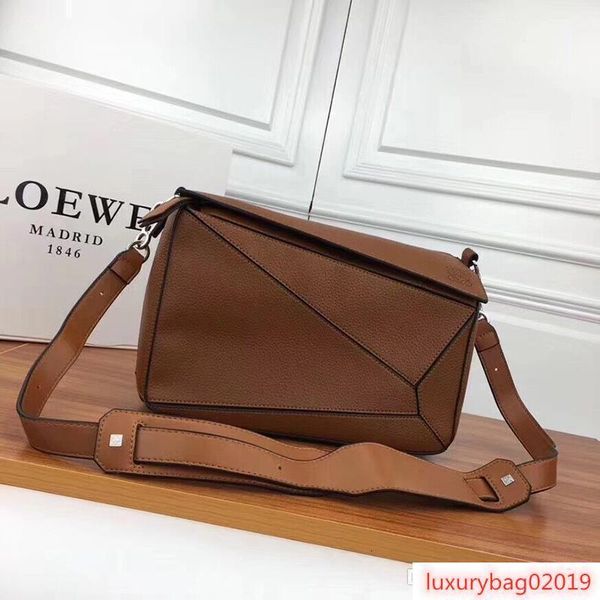 

pure original style, lychee grain leather arrived in the special counter synchronously using imported spanish lychee grain cowhide texti