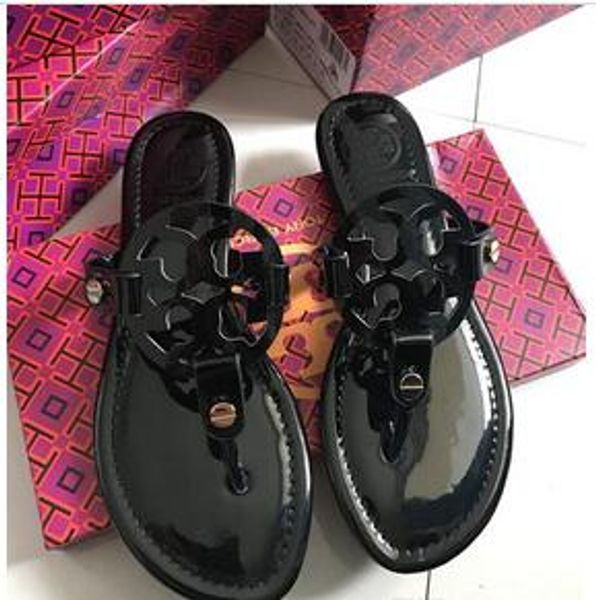 

Luxury lide ummer fa hion wide flat lippery with thick andal lipper men women andal de igner hoe flip flop lipper