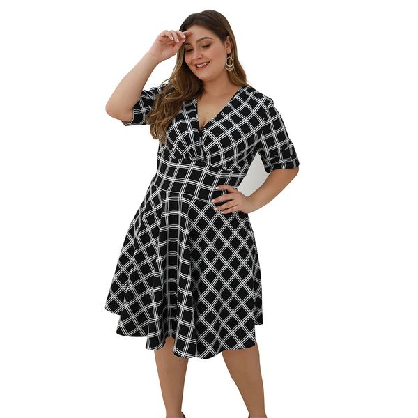

plus sizewomen's autumn plaid v-neck large swing dress, Black;gray