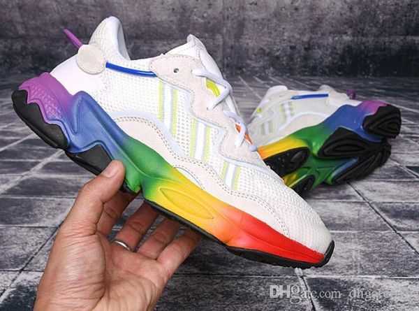 

2019 kanye west salt blush super moon yellow utility black desert rat 500 men women running shoes sports sneaker 01