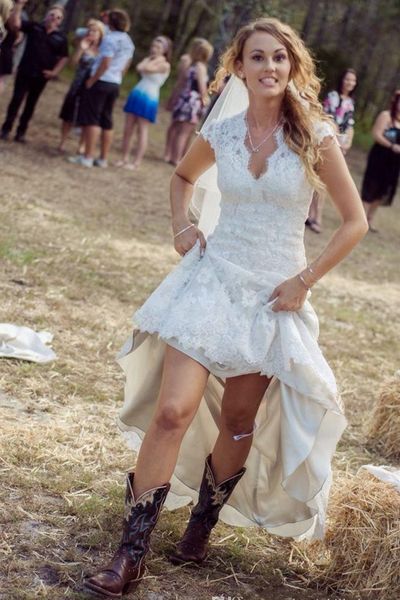 

country wedding dresses v neck cap sleeves lace plus size beach wedding gowns sweep train covered buttons bridal gowns dh5003, White