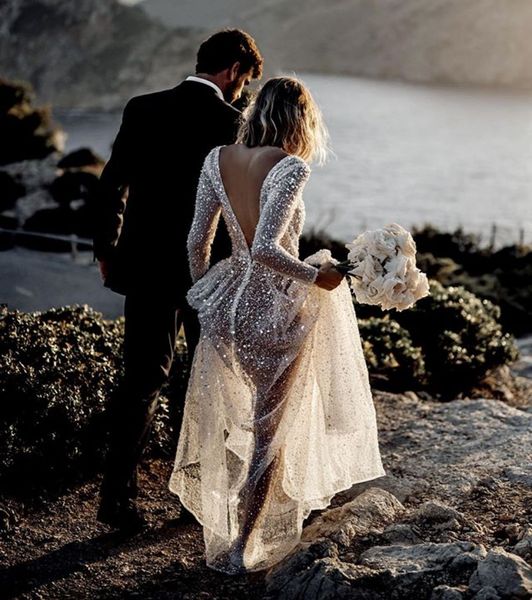 Abiti da sposa sexy scintillanti 2020 scollo a V profondo con paillettes perline Boho Illusion abiti da sposa abito da sposa da spiaggia a maniche lunghe senza schienale189M