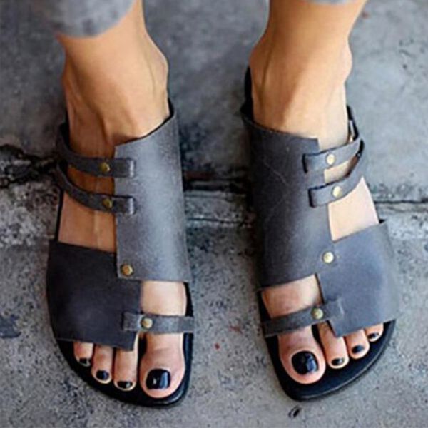 

2019 new women gladiator slippers plus size summer ladies slip on metal casual flat shoes female casual footwear, Black
