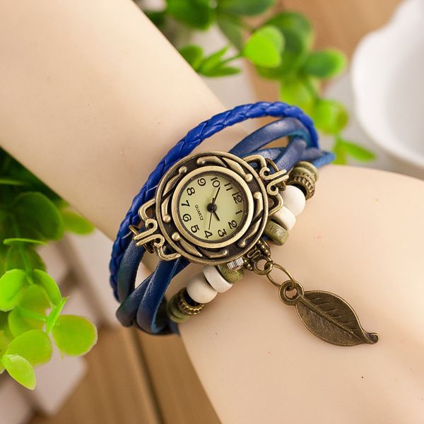 Orologio da donna alla moda. Bracciale con pendente a foglia femminile, orologio da polso in pelle con personalità vintage, perline, corda intrecciata