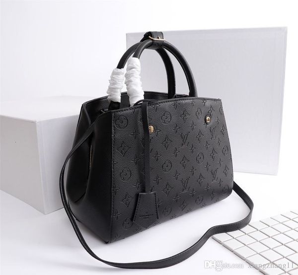 

2019 b latest fashion bags, men and women shoulder bags, handbags, backpacks, crossbody bags, waist pack. size 33cm*23cm*15cm 02