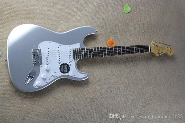 

Новое прибытие Горячие гитары Custom Shop Silver Color Электрогитара На складе
