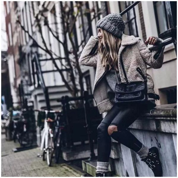 

2020 women bag oil wax leather shoulder shoulder chain women bag