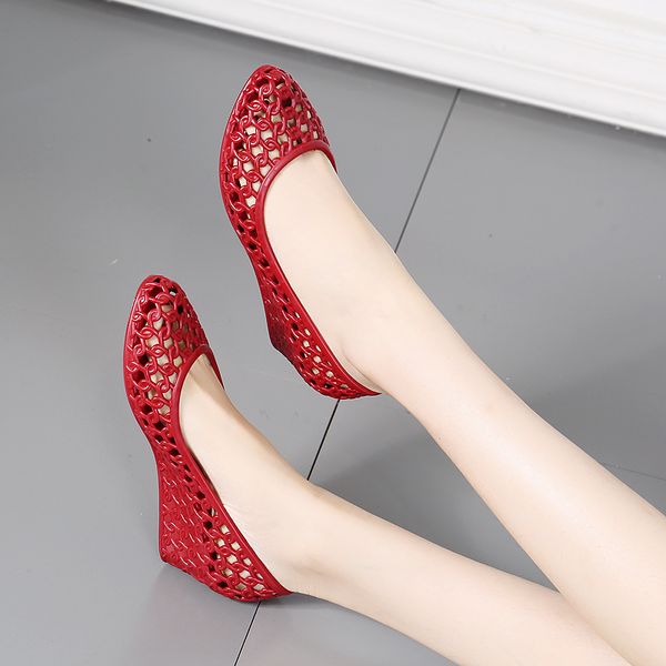 

summer 2020 new crystal jelly shoes round head hole shoes slope heel sandals waterproof soft hollow plastic sandals, Black