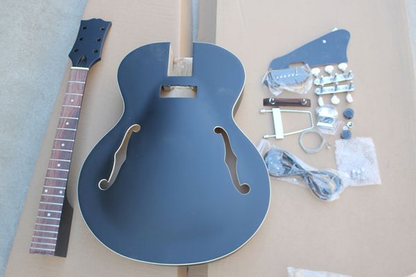 Fabrika Özel Mat Siyah Elektro Gitar Seti (Parçalar) Maple Vücut, Altın Donanım, DIY Yarı mamul Gitar, Teklif Özelleştirilmiş