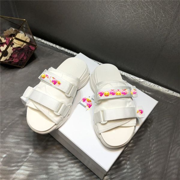 

selling platform design women's shoes wild vintage luxury women's slippers casual sandals non-slip slippers women's home slip, Red;white