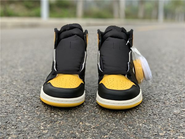 

2019 new 1 i yellow toe men basketball shoes sports sneakers 1s black fashion outdoor trainers size 7-12