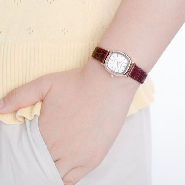 

new style fashion classic retro minimalist mori series leather fine with square plate women's watch couple's round women's wa, Slivery;brown