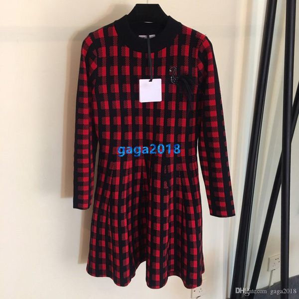 

high end женщины девушки вязаная шерстяная рубашка платье кристалл бисероплетение патч круглый вырез с длинным рукавом a-line короткая юбка, Black