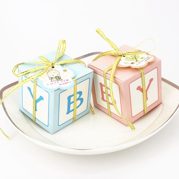 

50 шт. baby shower сувениры коробка конфет письмо ребенка печатная подарочная коробка золотая лента карты крещение сувениры партия сувениров