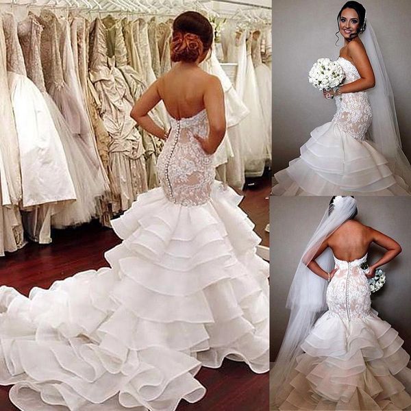 

романтический раффлед органза свадебное платье милая декольте русалка с многоуровневой юбки сексуальная спинки аппликации свадебные платья, White