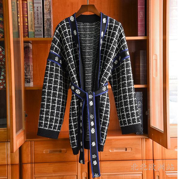 

big time ins sassy ~ 19 winter new classic checkered clash color mid-length belt outline sweater jacket, Tan;black