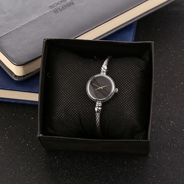 

2019 real sell pass style bracelet watch various small dial alloy fashion leisure temperament wrist, Slivery;brown