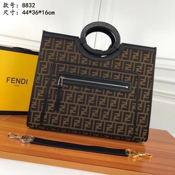 

2019 explo ion plaid pattern trend wild lady bag