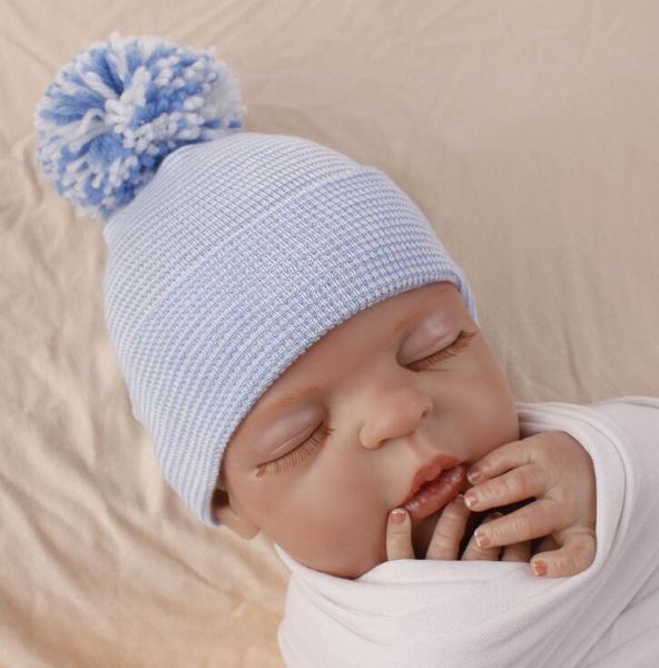Baby Boys Newborn Hospital Cotton Blue Pom Pom Hat /& Socks Gift Set UK STOCK