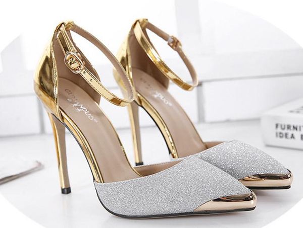 

2019 women's sandals in summer with new style metal pointed word buckle, Black