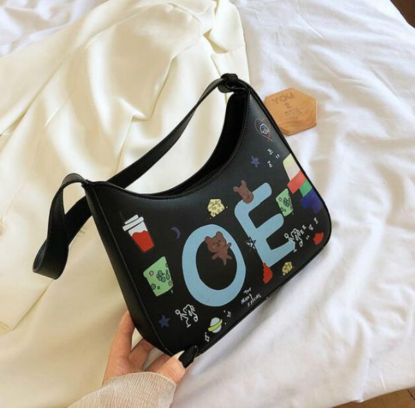 

мода девушка сумка багет crossbody конфета сумка кошельки женщина граффити личности сумка плечо письмо