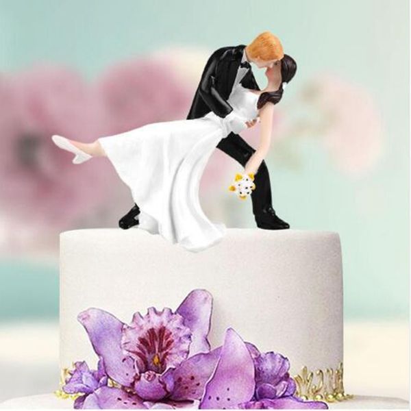 

1 white + black resin, bride, groom, tango, kiss cake decoration, doll decoration