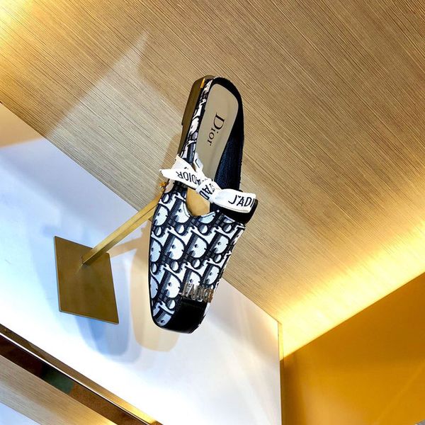 

Дамские модные сандалии и тапочки с оригинальной коробкой 2019 года