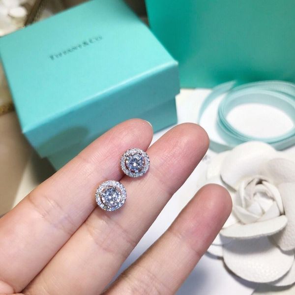 

Дизайнер женских серег в форме цветка Sweet Metal с драгоценными камнями для детей