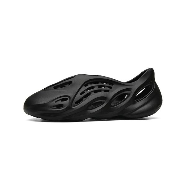 black foam runners
