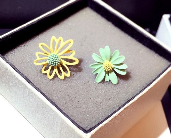 

fashion luxury designer lovely cute flower stud earrings for woman girls, Golden;silver