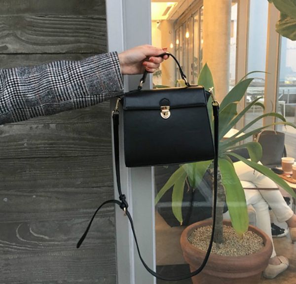 

Designer Women Handbag Luxury Plain Temperament Crossbody Casual Shoulder Handbag Two Straps High Quality Travel Bag//7
